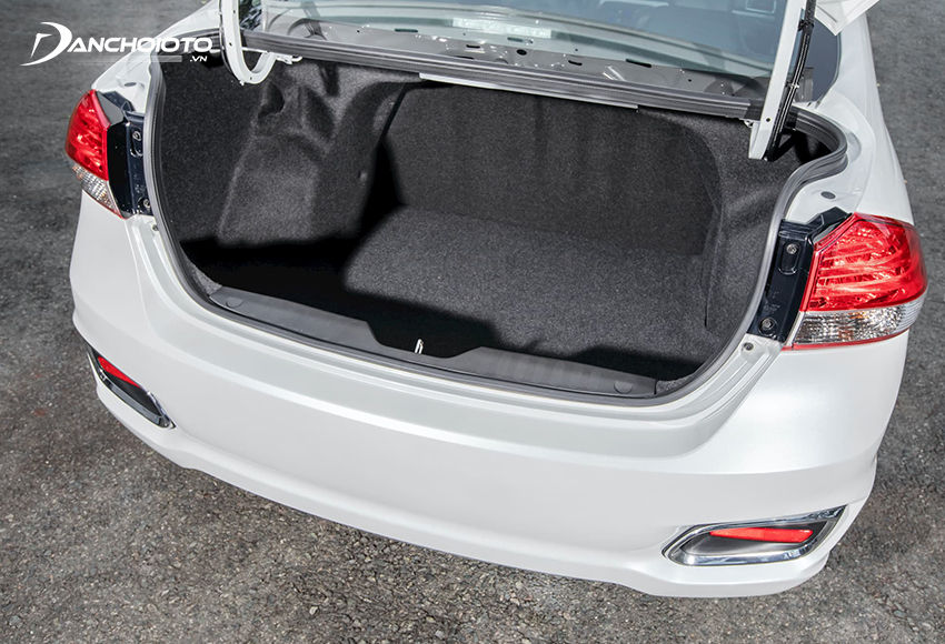 Cốp xe Suzuki Ciaz 2023 có dung tích đến 495 lít