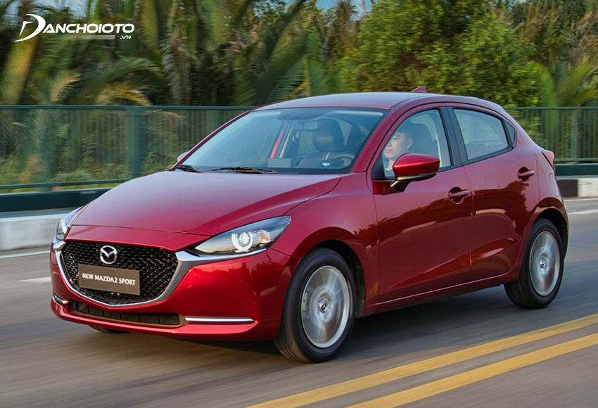 Mazda 2 2023 vận hành êm, di chuyển ga gờ giảm tốc, vào đường xấu không quá dằn xóc