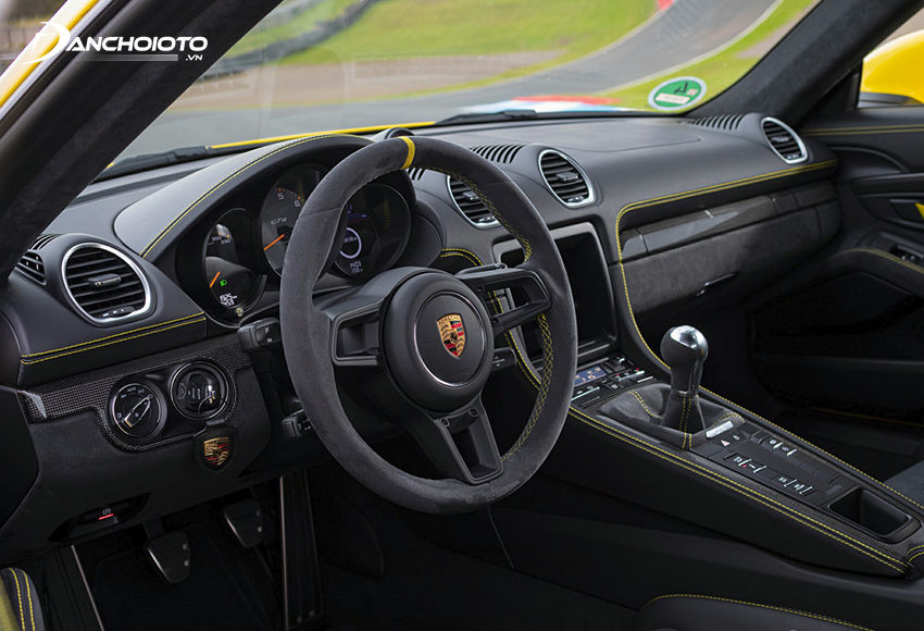 Nội thất Porsche 718 hướng đến sự tiện dụng, gọn gàng và tối ưu nhất
