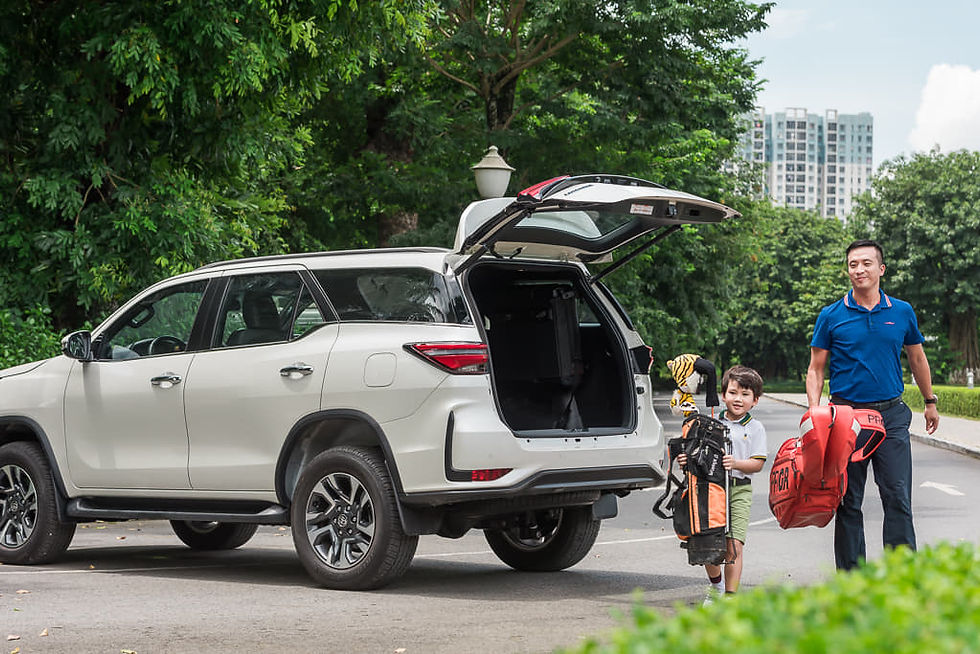Với những ai yêu thích dòng SUV cứng cáp, mạnh mẽ thì Toyota Fortuner sẽ rất phù hợp