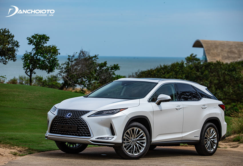 Lexus RX là một mẫu xe sang gầm cao 5 chỗ bán chạy nhất của thương hiệu xe sang Nhật Bản