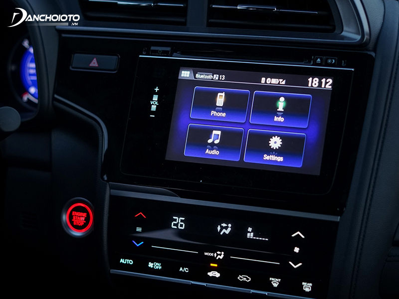 Honda Jazz 2023 bản RS và G được trang bị màn hình cảm ứng 7 inch