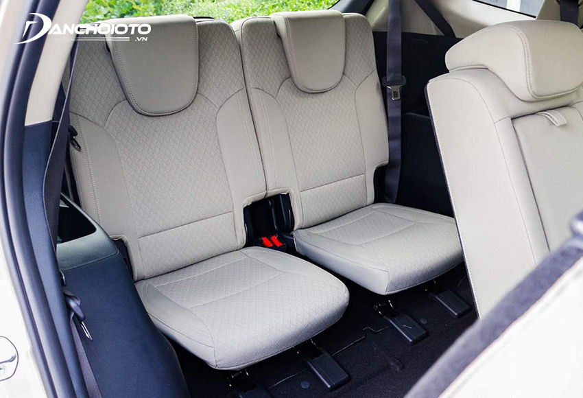 Hàng ghế thứ 3 Kia Rondo chỉ đóng vai trò ghế phụ