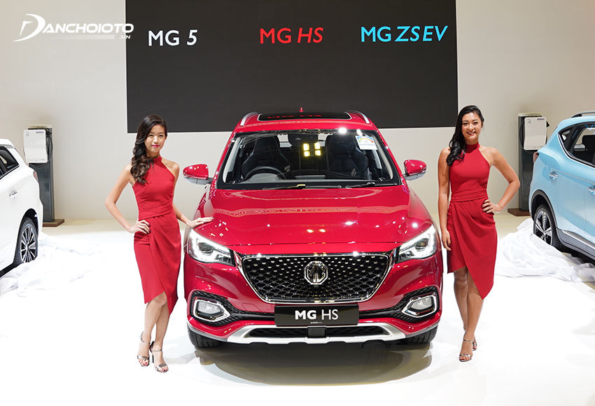 MG HS là một mẫu SUV 5 chỗ gầm cao cỡ trung hạng C