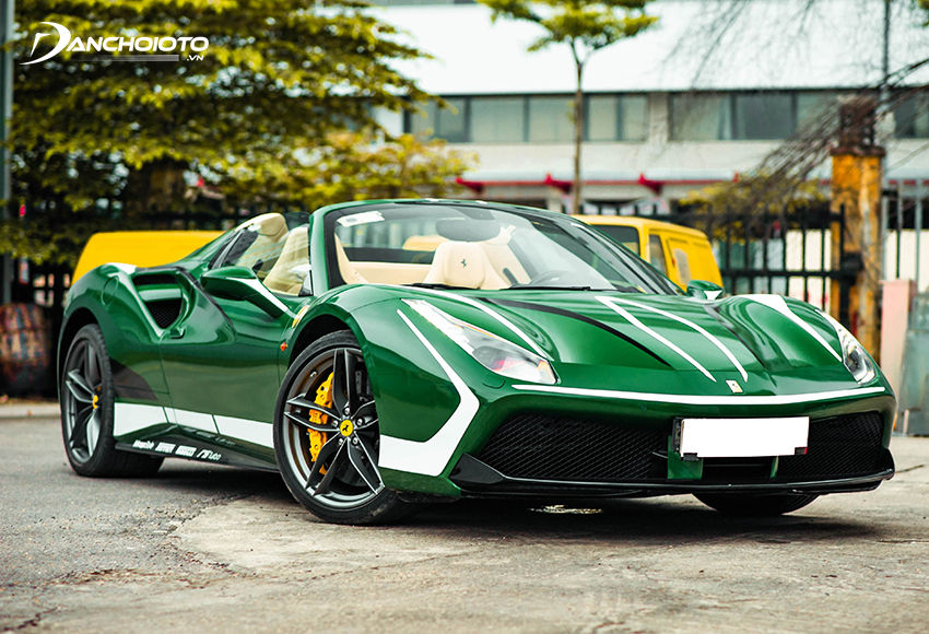 Ferrari 488 màu xanh cực lạ của đại gia Bình Phước