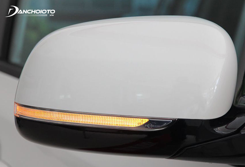 Gương chiếu hậu Kia Sedona 2023 có cả sưởi gương