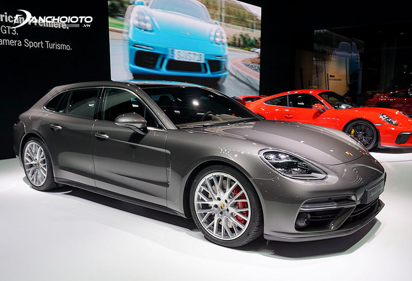 Porsche Panamera là là một mẫu sedan thể thao hạng sang cỡ lớn của hãng Porsche