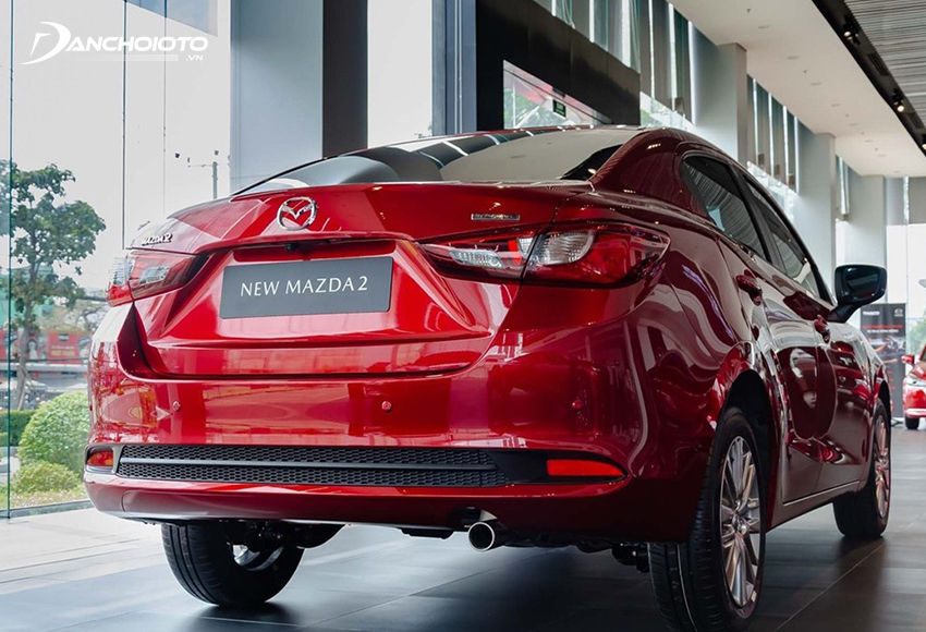 Đuôi xe Mazda 2 2023 đồng bộ theo phong cách chung