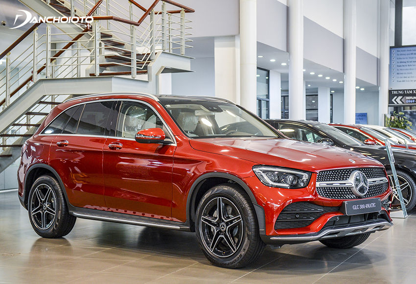 Tuy giá xe tăng nhẹ nhưng đổi lại Mercedes GLC 300 2023 được nâng cấp nhiều trang bị mới