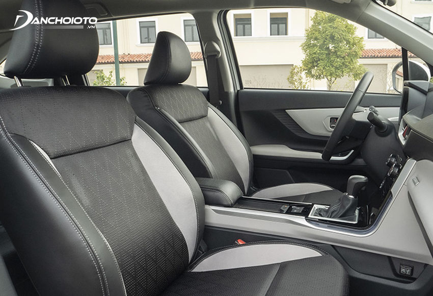 Hàng ghế trước Toyota Veloz Cross 2023