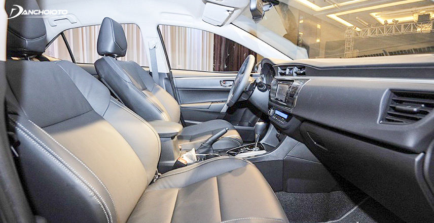 Nội thất Toyota Altis 2015