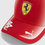 Miniatura: Detalle lateral gorra Ferrari F1 Lewis Hamilton 2026 con logos oficiales