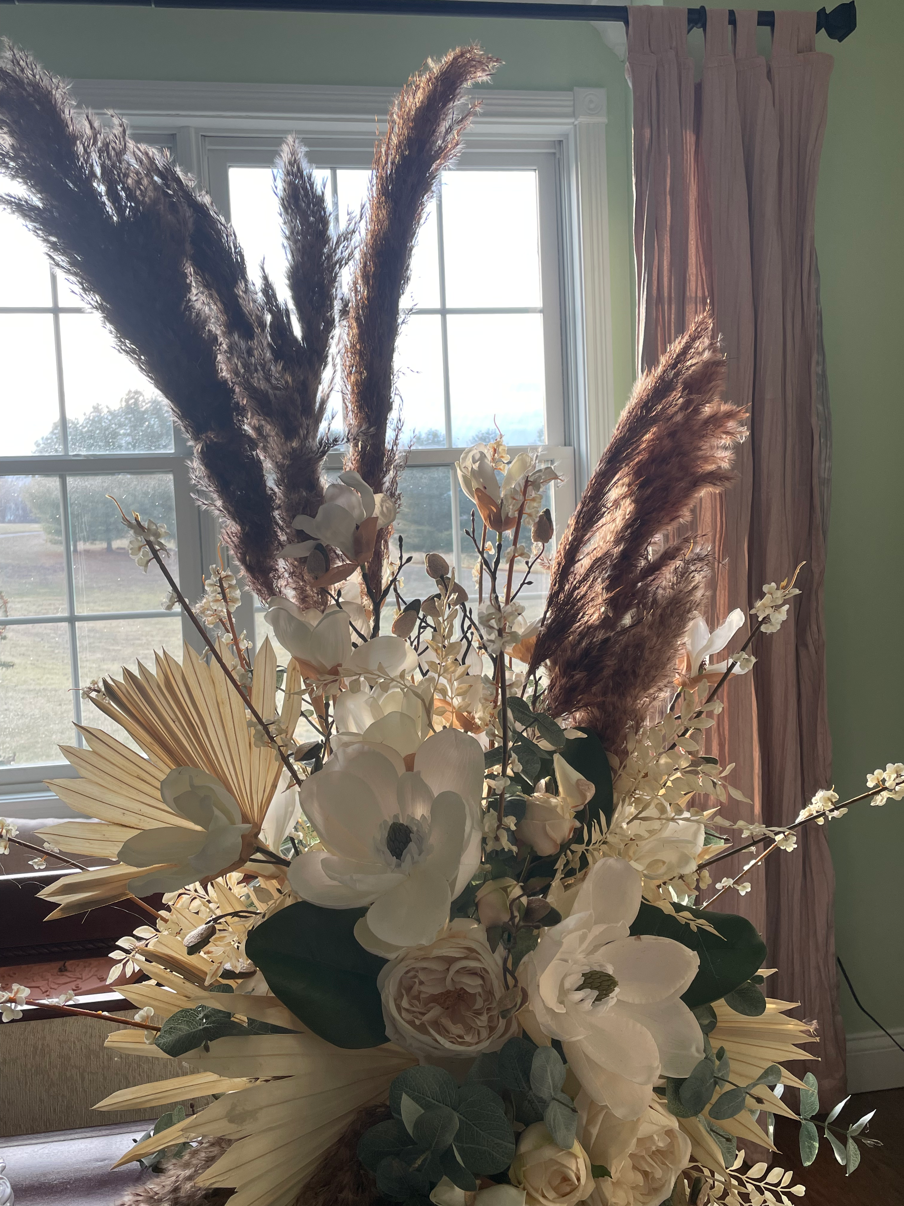 Magnolia Mystic Floor Floral