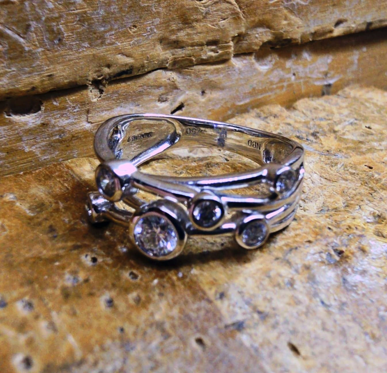 White Gold Bubble Ring (18 Ct)