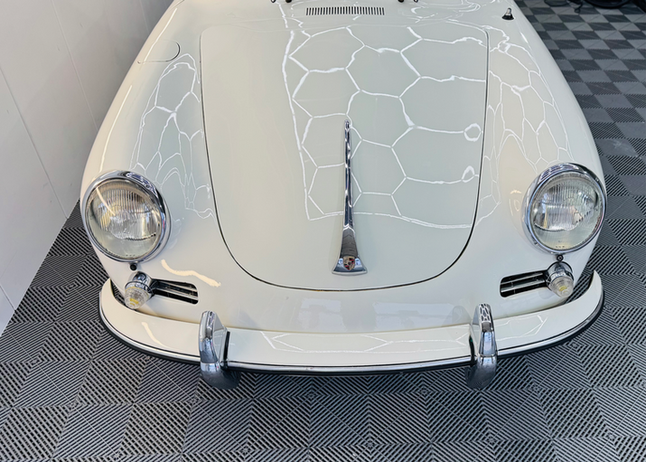 Porsche 356 Frontansicht von oben nach Aufbereitung durch RS.IKON