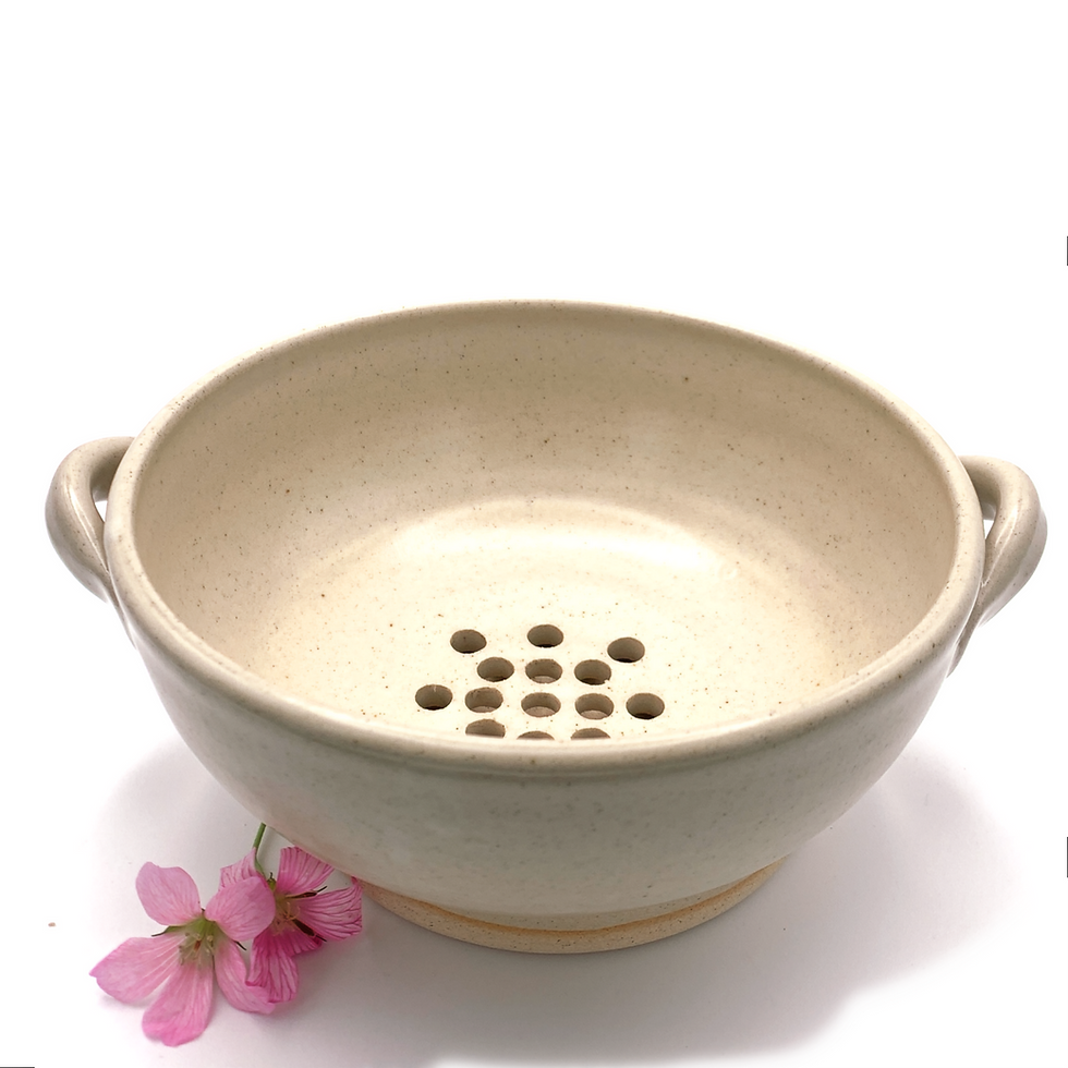 Thumbnail: Ceramic berry bowl in Natural White glaze