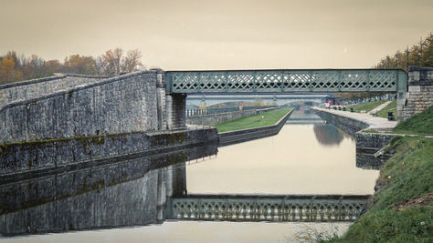 Canal ligerien-KodakPortra400.jpg