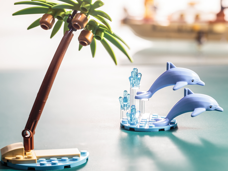 LEGO Ideas Dream Holiday Sailboat: August GWP