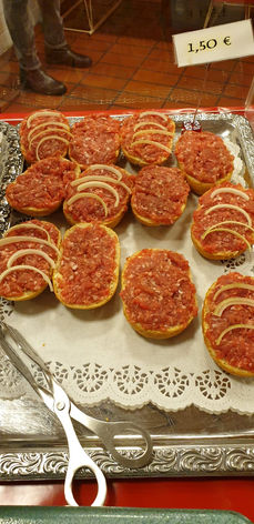 mettbrötchen hoch.jpg