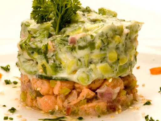 CEVICHE DE SALMÓN Y LECHUGA.