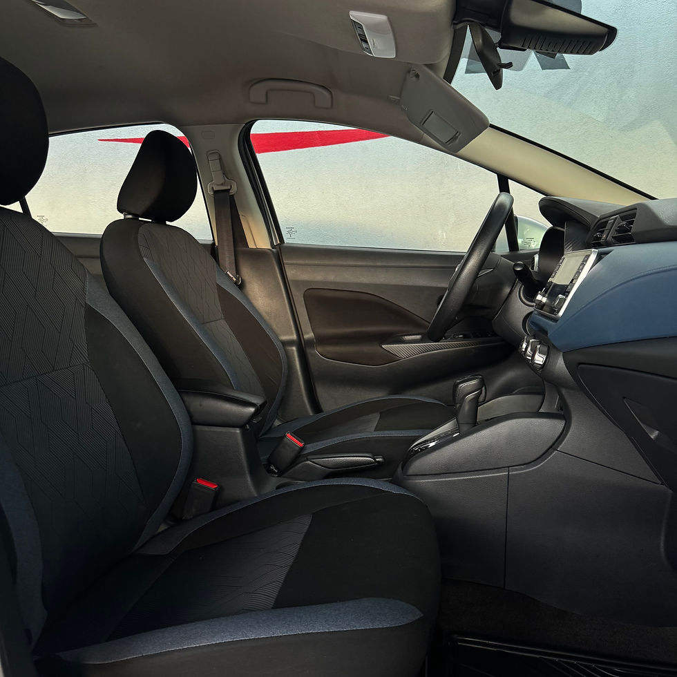 Miniatura: Nissan Versa Advance 2025