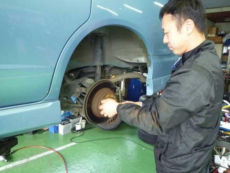 資格を持った整備士が対応