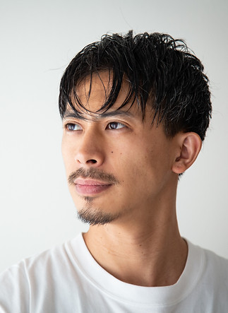 髭の男性