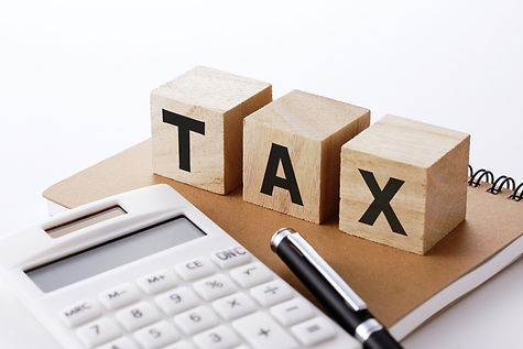 電卓と文具とTAXの積み木