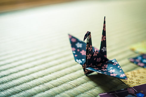 畳上の折り鶴