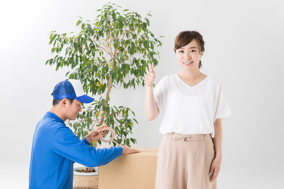 引越業者と女性