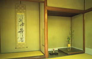 掛け軸と生け花