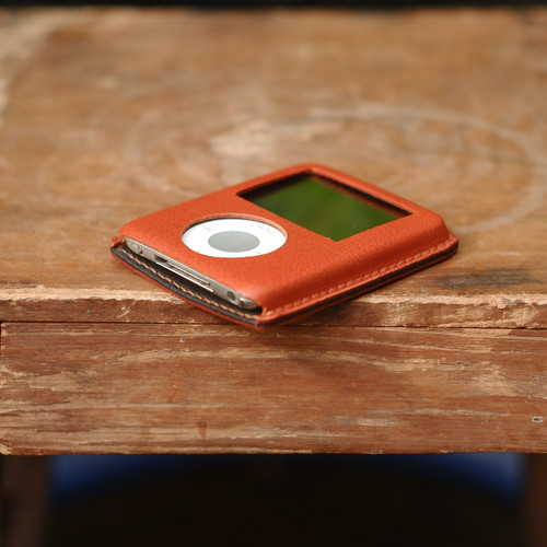 Leather case for iPod Nano 3 (Burnt Orange) | MO CORNER
