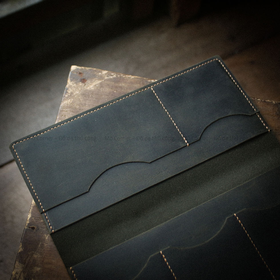 Thumbnail: Minimalist Long Wallet