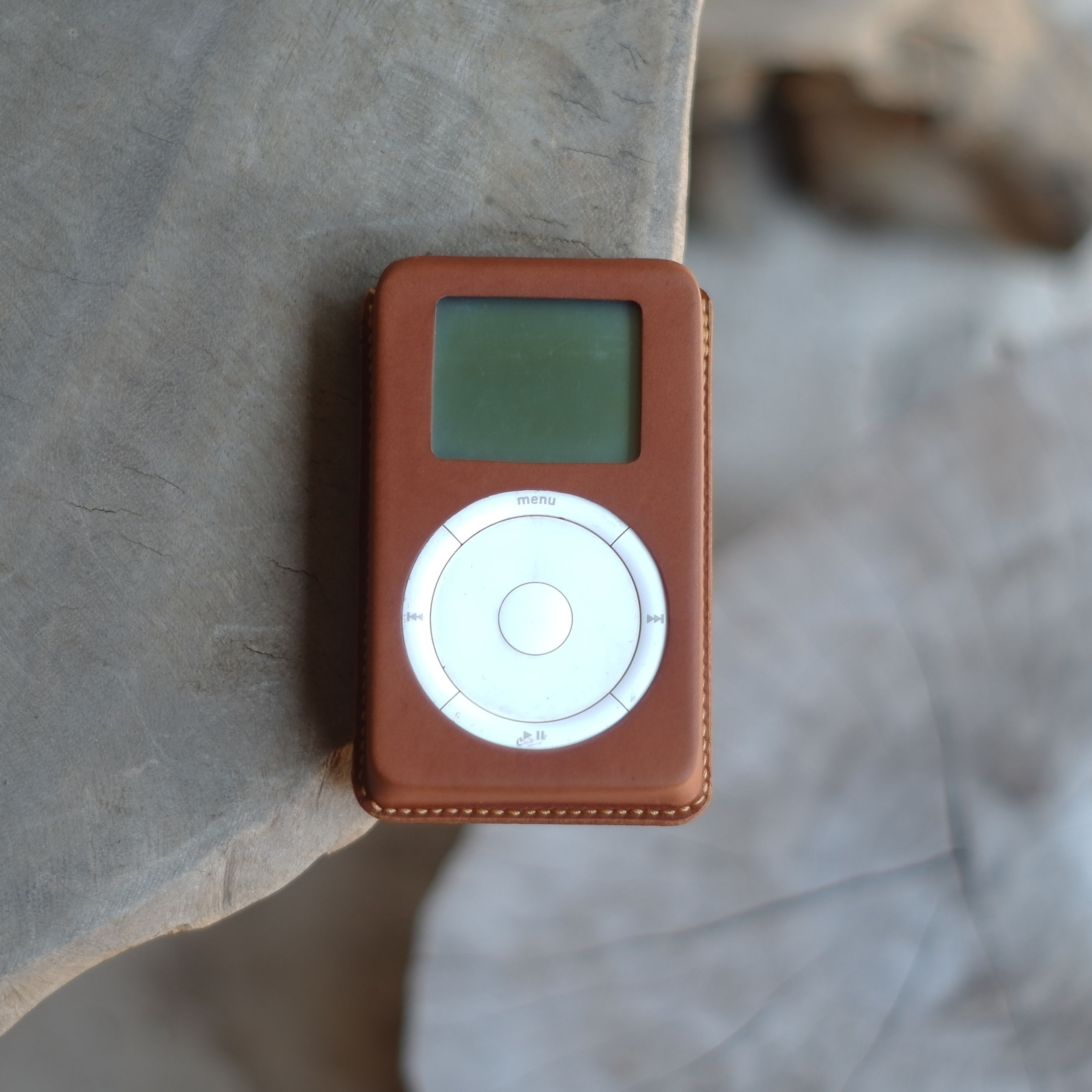Minimalist iPod Classic Leather Case (Veg tanned leather)