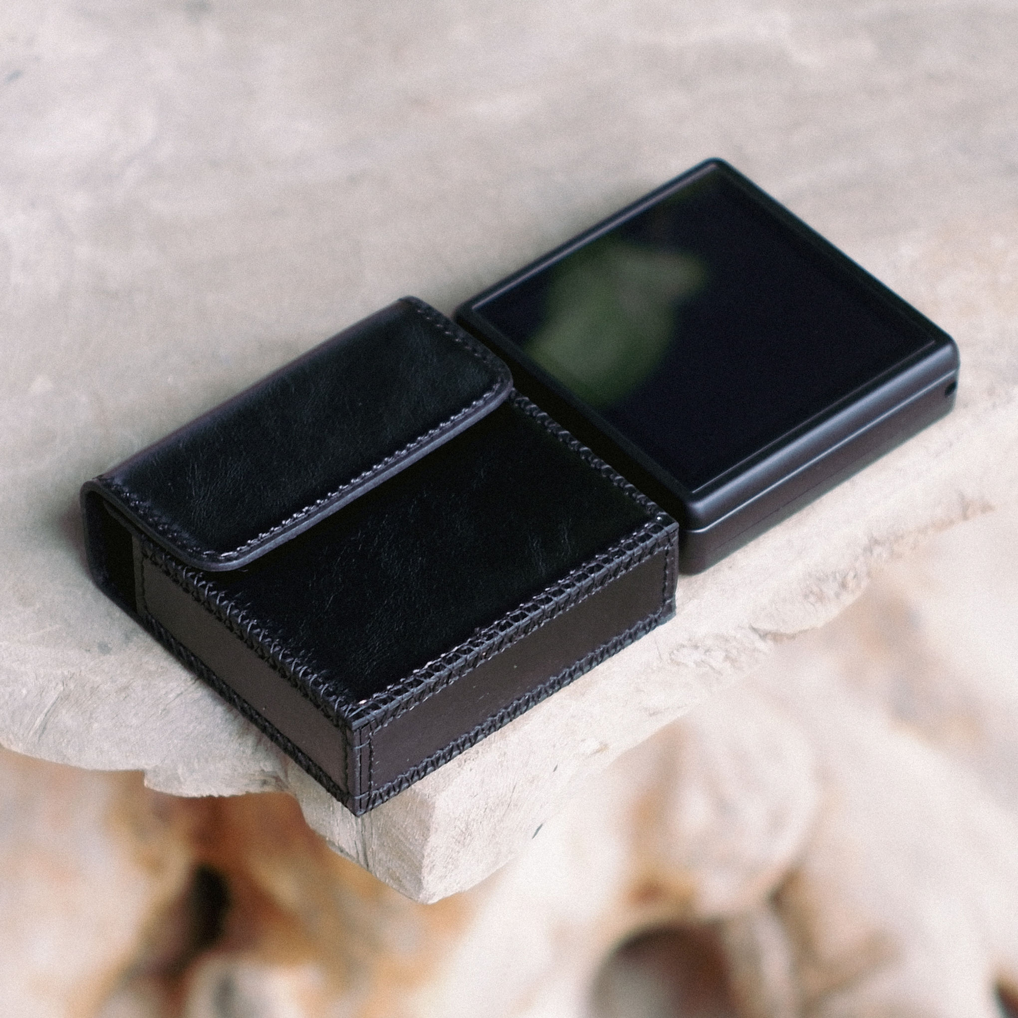 Leather Box Sleeve for Anbernic RG Rotate (with magnetic flap)