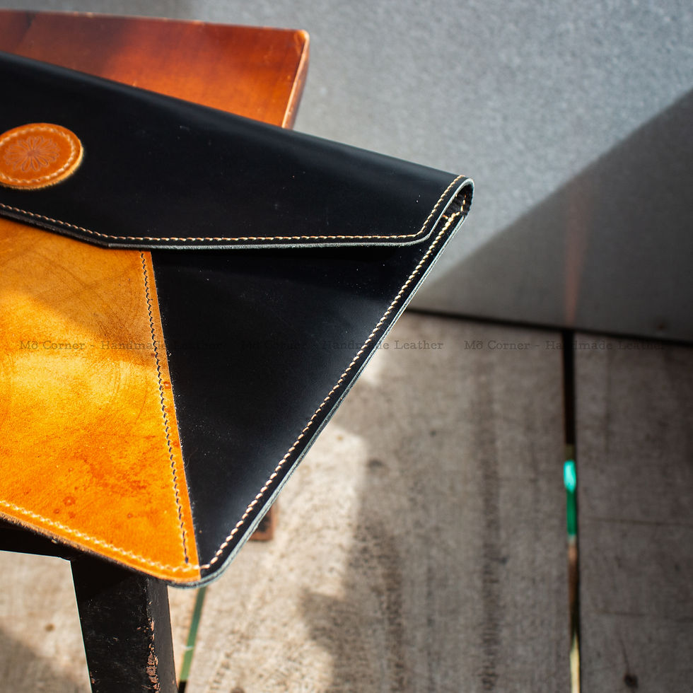 Thumbnail: Tablet/eReader Leather Sleeve
