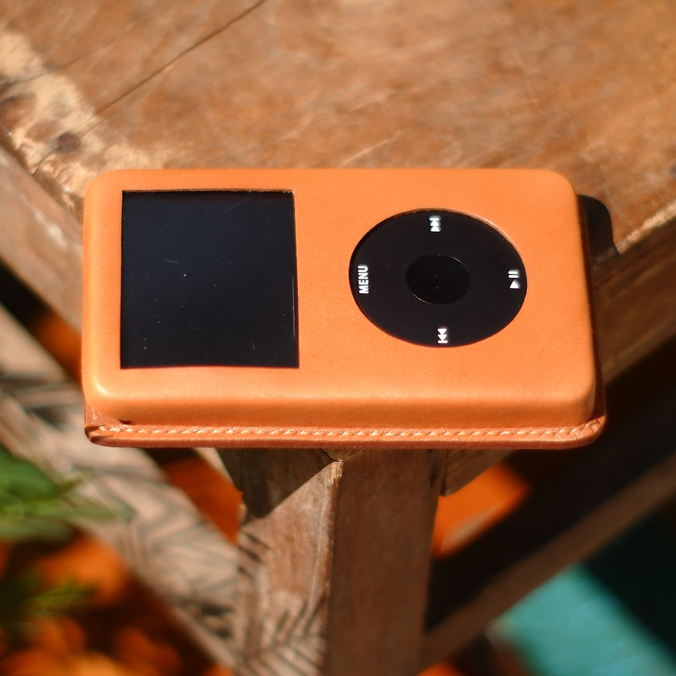 Thumbnail: Minimalist iPod Classic Leather Case (Light Brown)