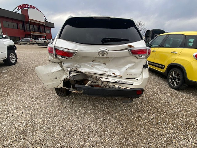 Thumbnail: 2016 TOYOTA HIGHLANDER XLE