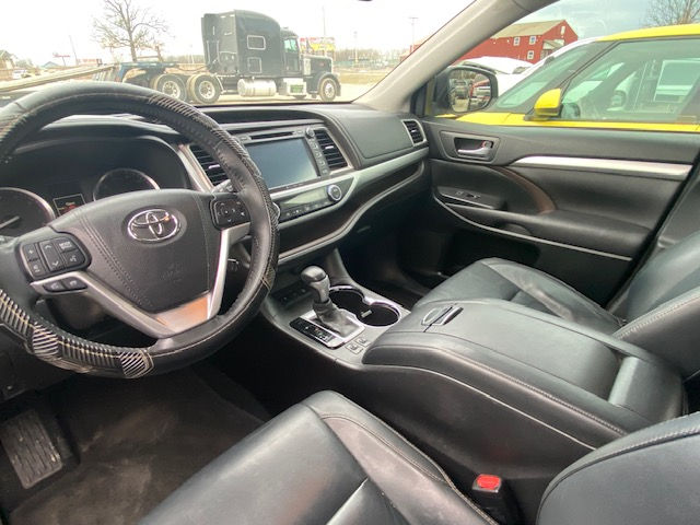 Thumbnail: 2016 TOYOTA HIGHLANDER XLE