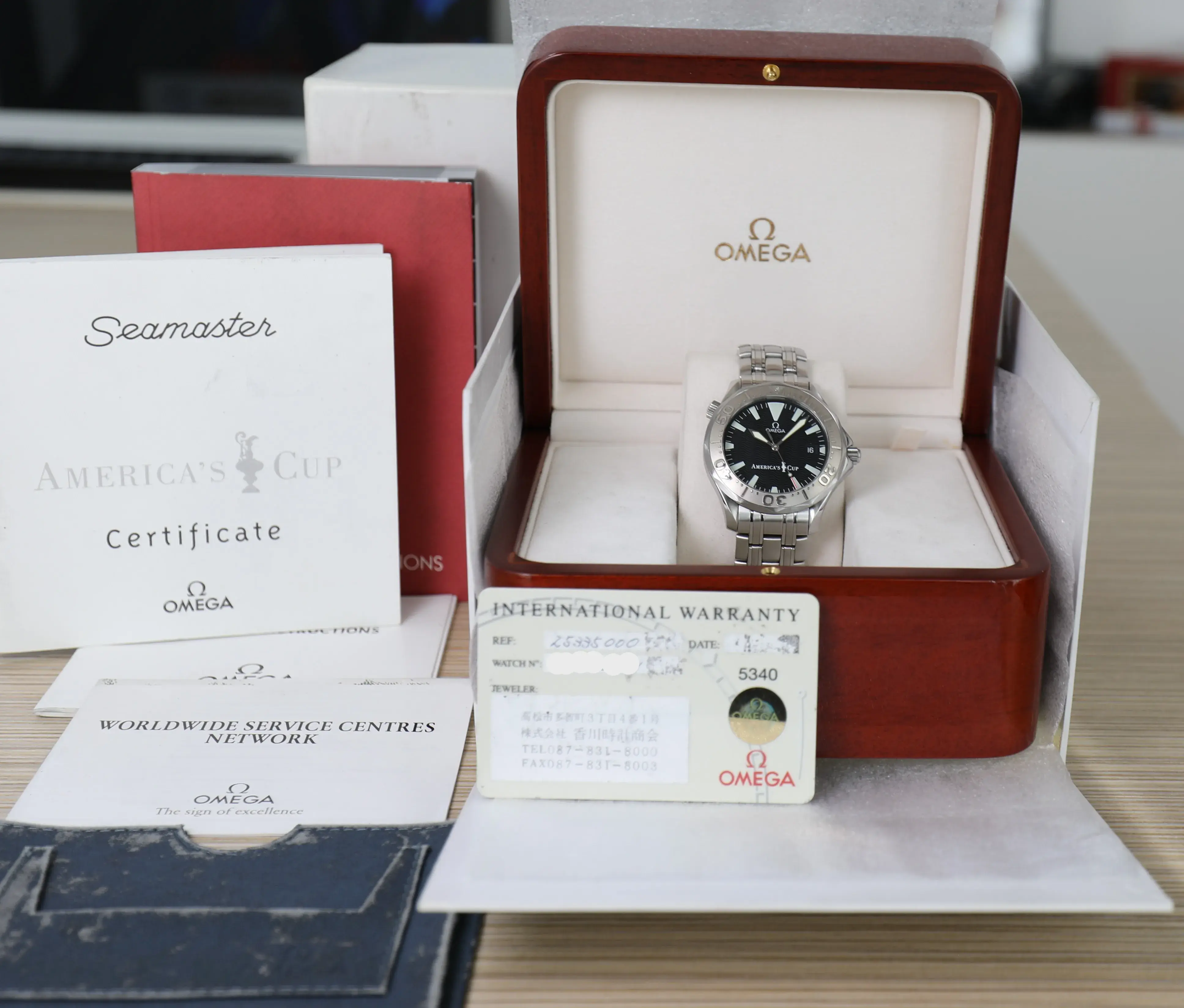 Omega Seamaster Diver 300 M - Americas Cup Limited Edition - White gold Bezel