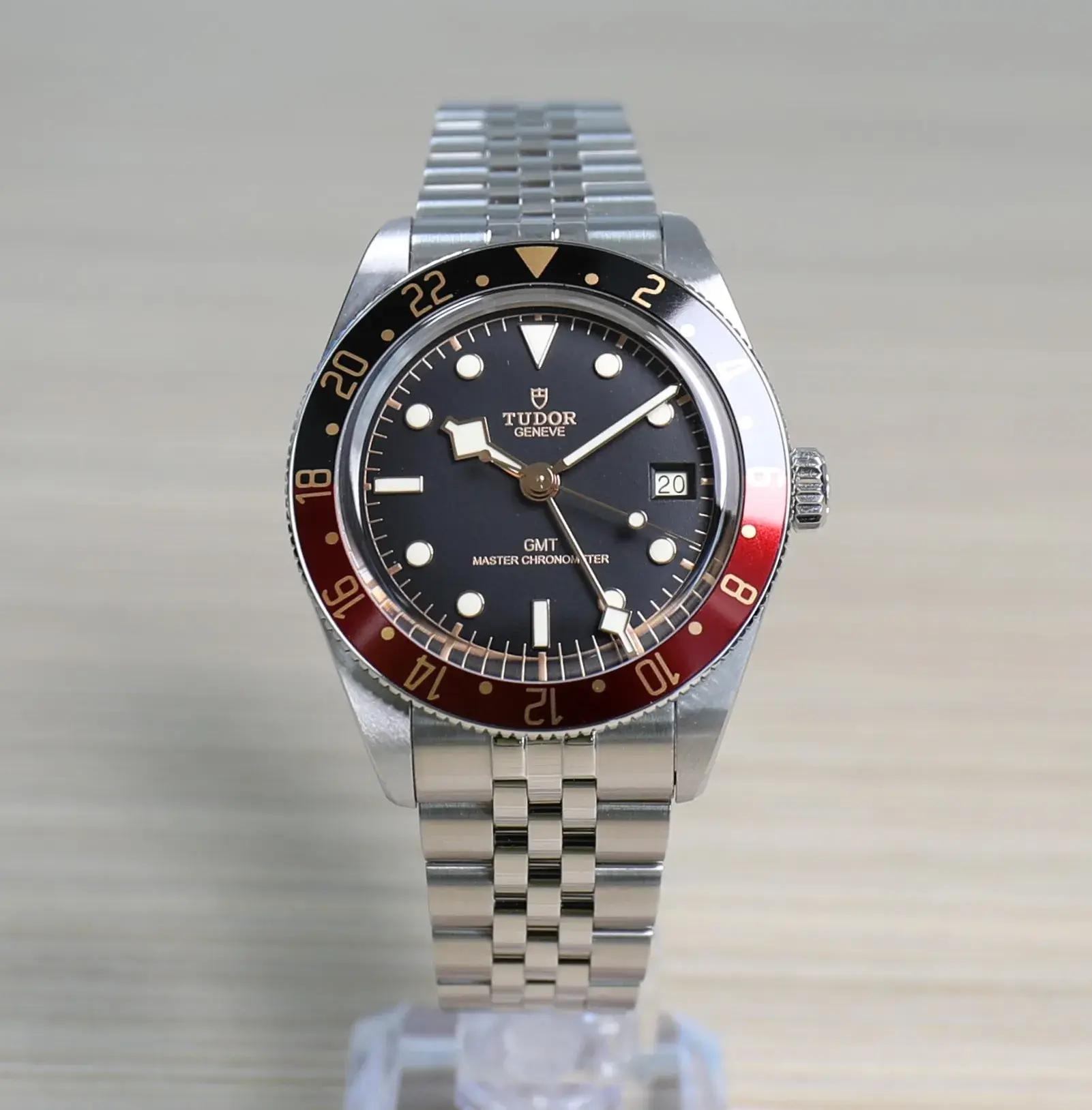 Tudor Black Bay 58 GMT - Cola - 39mm - New Jubilee Bracelet - Black and burgundy