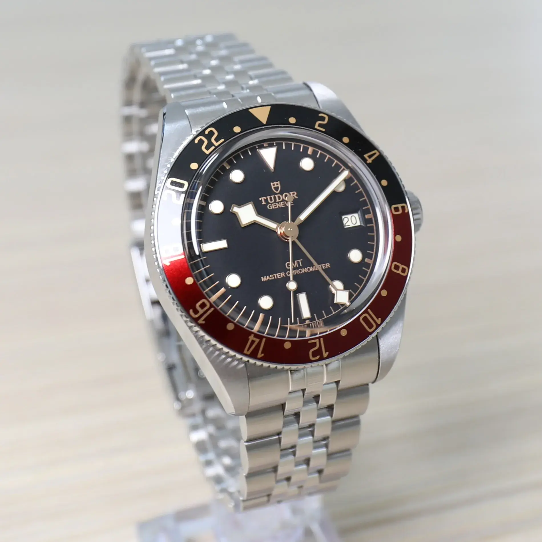 Tudor Black Bay 58 GMT - Cola - 39mm - New Jubilee Bracelet - Black and burgundy