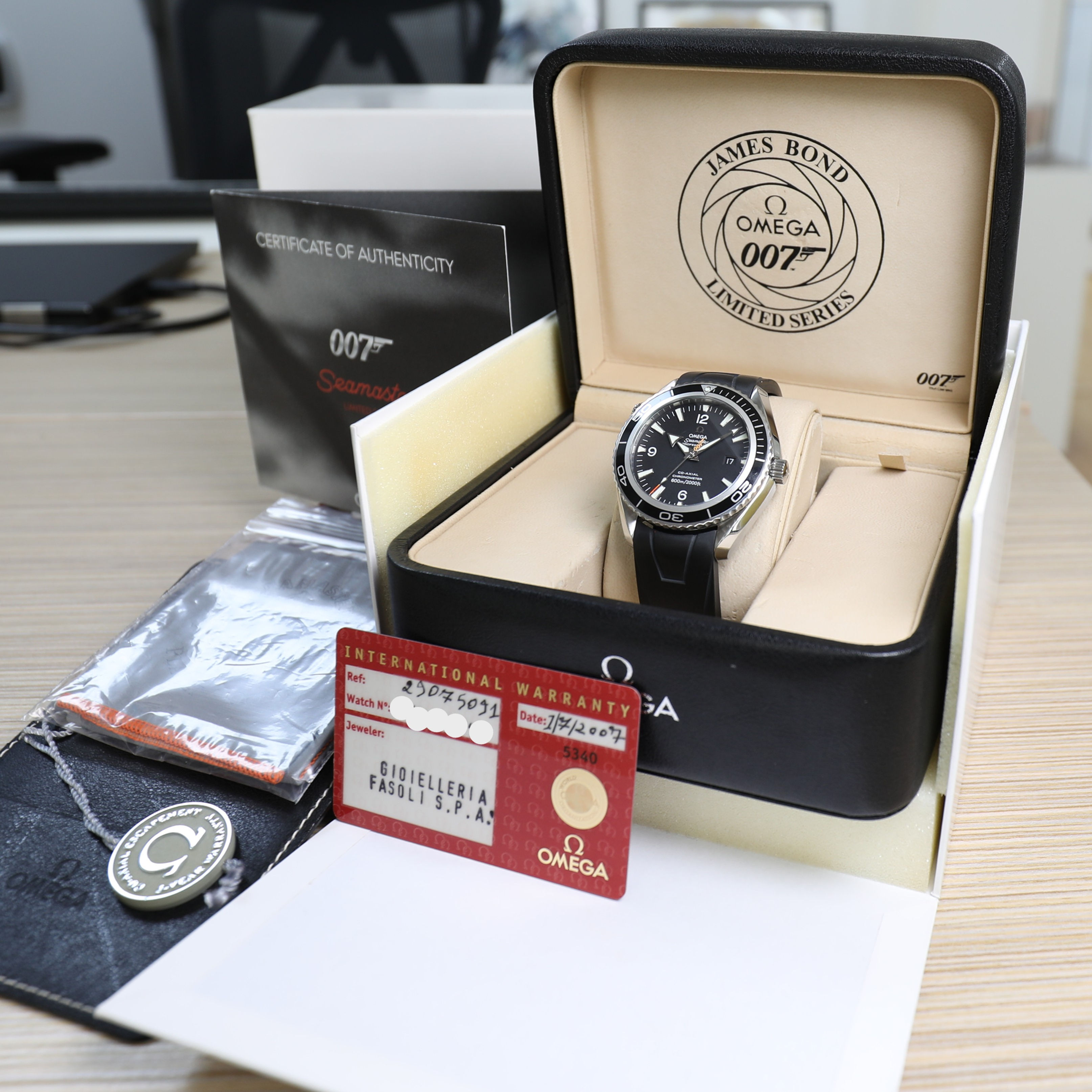 Omega Seamaster Planet Ocean James Bond - Limited Edition Casino Royal