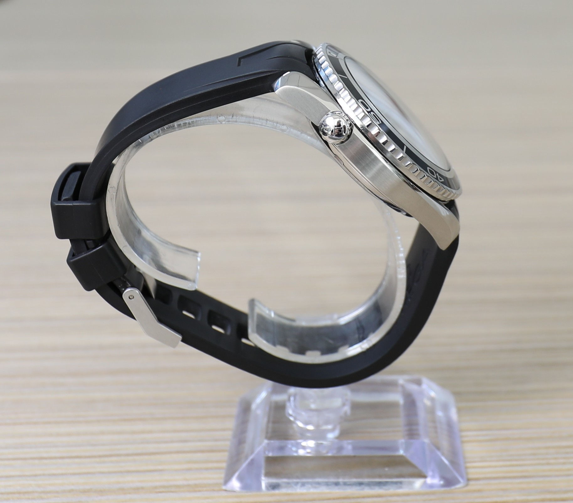 Omega Seamaster Planet Ocean James Bond - Limited Edition Casino Royal