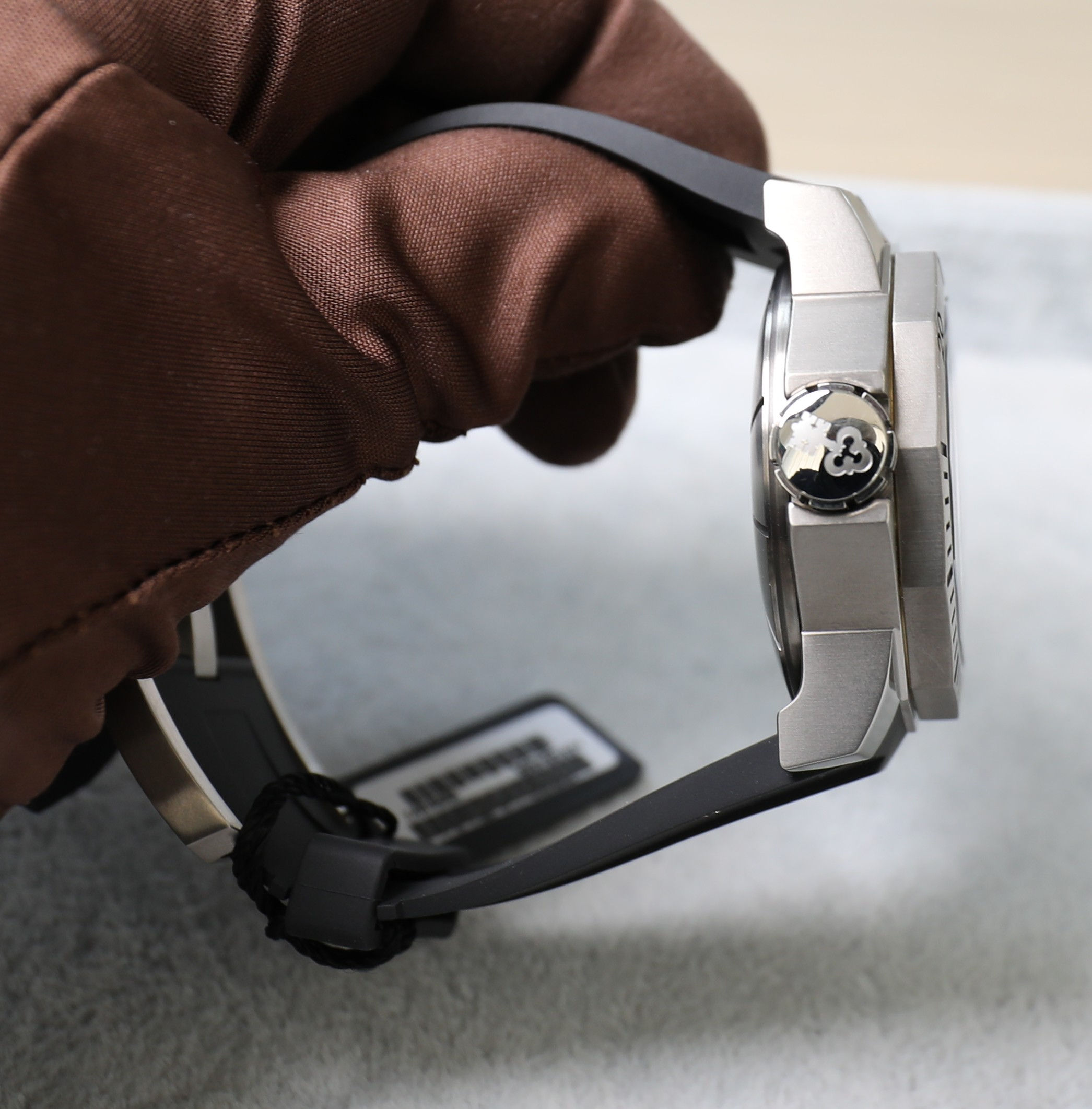 Corum Admiral's Cup Deep Hull 48 - 1000M - Titanium - Chronometer Certified 48mm