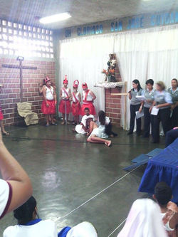 Decimotercera Estación