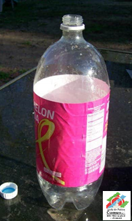 Cómo plantar tomates en botellas de plástico colgantes