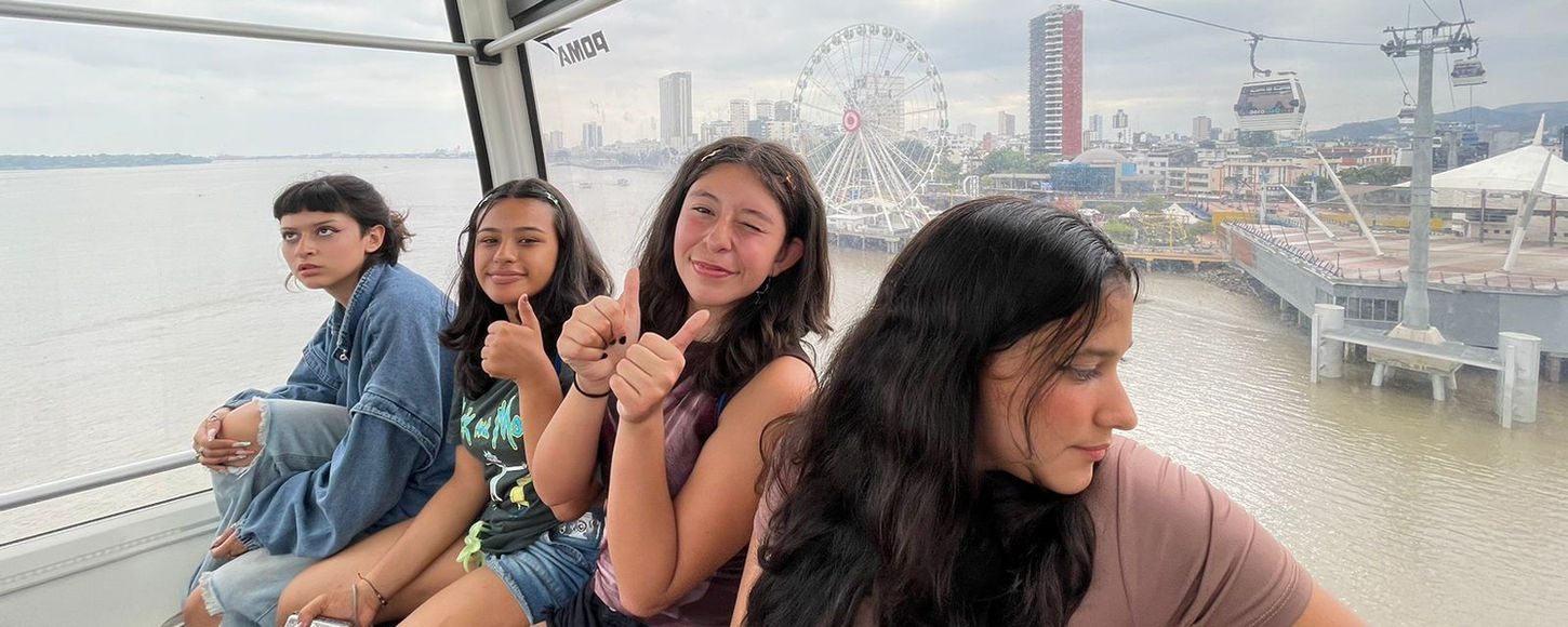 Aerovía.
Realizaron un emocionante recorrido en la aerovía, desde donde pudieron apreciar la ciudad.
