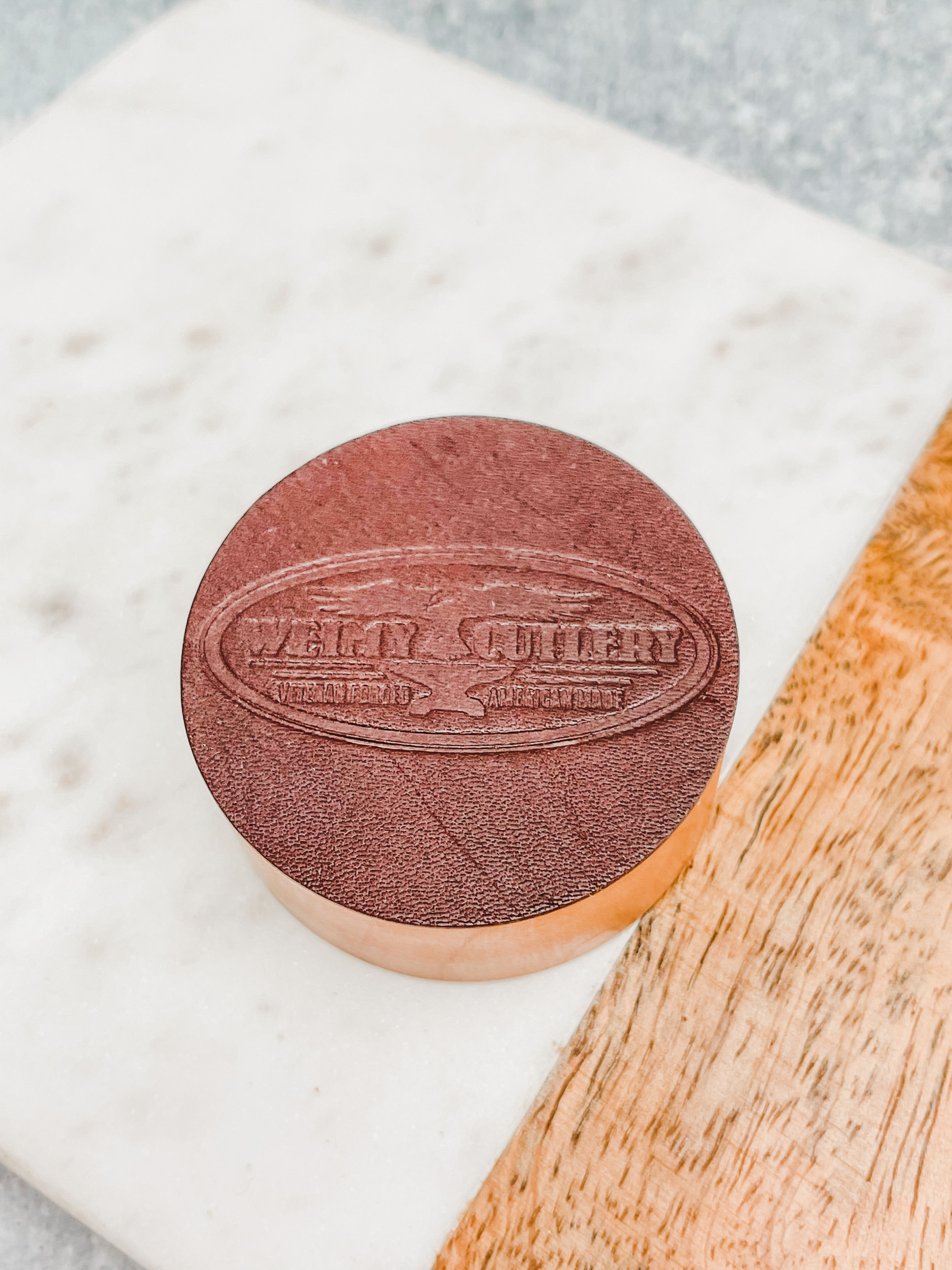 Magnetic Single Knife Puck