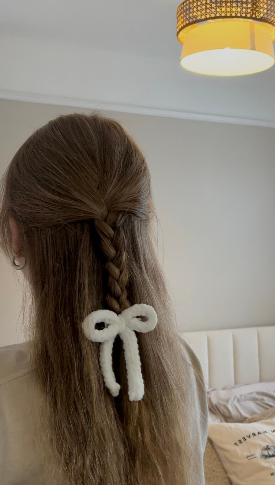 Thumbnail: White Hair Bow